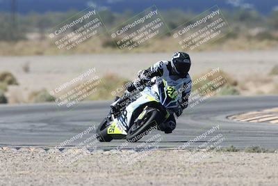 media/Oct-05-2025-CVMA (Sun) [[beeef4f201]]/Race 5-Amateur Supersport Open (Holeshot)/